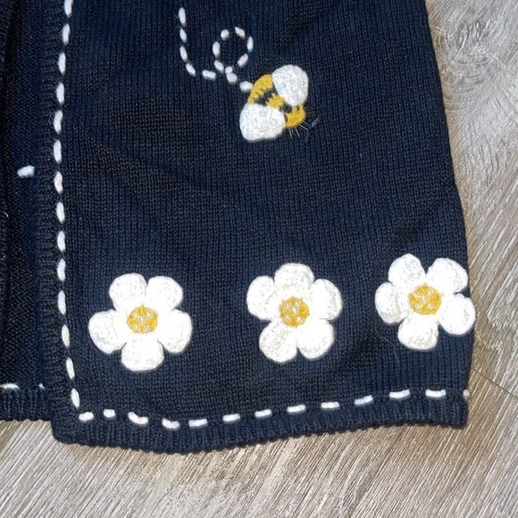 Vintage Sweater Vest Bumblebee Floral Daisy Hand Embellished Crochet Knit Size M - Picture 5 of 8